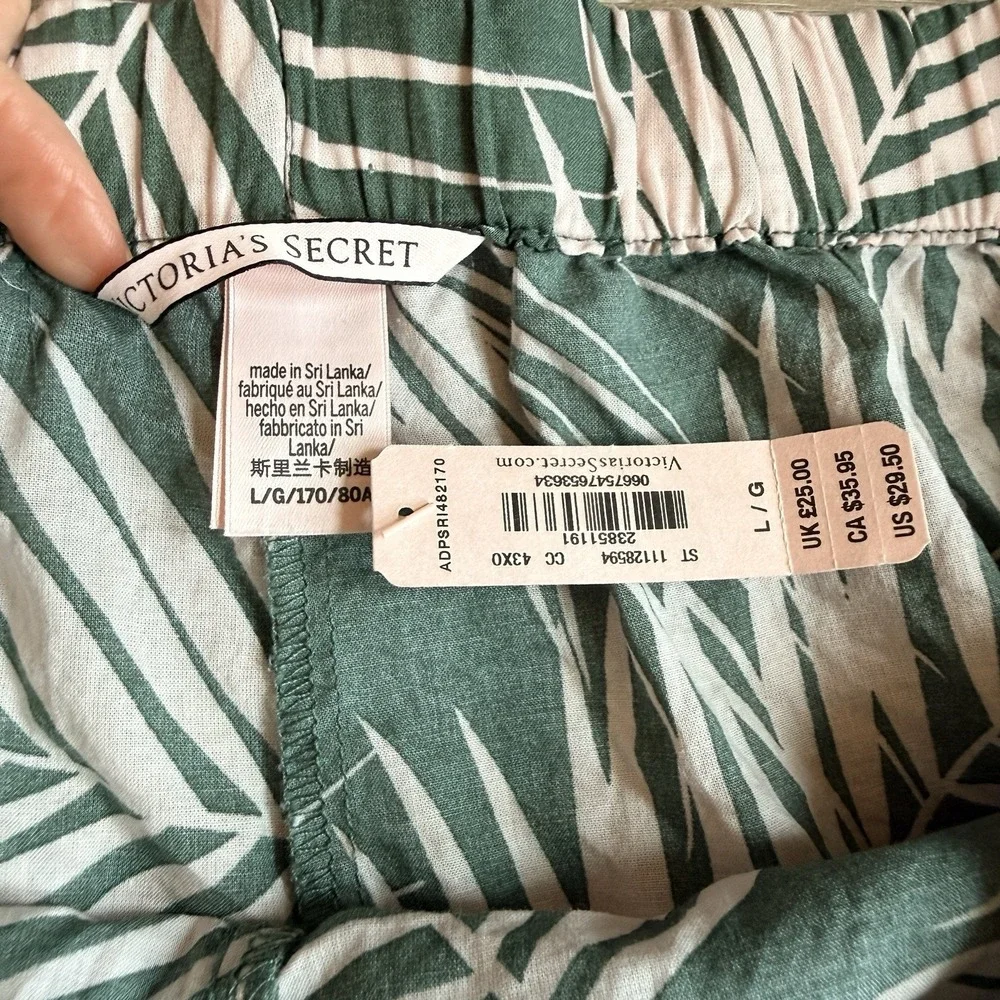 Victoria's‎ Secret Pajama Shorts Tropical Pattern Large NWT